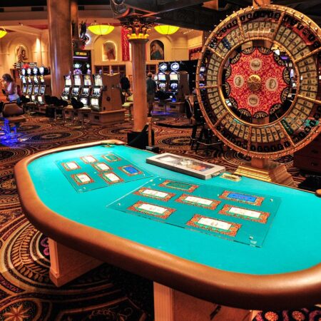 Las Vegas : Deux prostituées volent 125 000 $ de gains au blackjack à un participant à une conférence